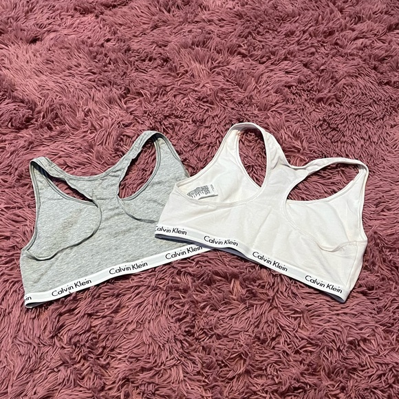 pack of 2 gray and white calvin klein bralettes - Picture 5 of 5